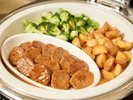 【朝食|ハンバーグ&ポテト】しっかり食べて一日元気に。食べ応えのあるメニューも豊富です。