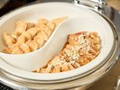 【朝食|温製料理】多彩なラインナップが自慢のバイキング。できたての味を会場で。