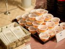 【朝食|納豆】ご飯のお供に。小分けパックで衛生的にお召し上がりいただけます。
