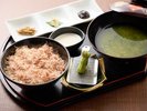 【ランチ|伊豆名物・山葵丼】本場の香りを自分で楽しむ。シンプルながら奥深い至福の味。