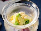 【夕食|コースの逸品】素材の瑞々しさを活かした繊細な味付け。