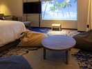 ■ファミリースーペリアルーム最大100インチで楽しめるプロジェクターを設置しております。