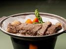 【追加料理】牛肉の陶板焼きもございます(料金別途)※イメージ