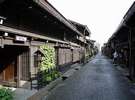 人気観光スポット「古い町並み」は当館より徒歩約10分です。.