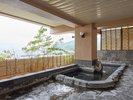 【銀沙の湯・女湯】露天風呂でミネラルたっぷりの潮風&波の音を楽しみながらご入浴♪