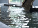 【金沙の湯・男湯】泉質はカルシウム・ナトリウム硫酸塩塩化物泉。入浴後は身体がポカポカです♪