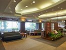 【ロビー】目の前の海を眺めながら、先ずは旅の疲れを癒してください♪