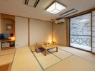 ■スタンダード和室|窓からは季節に応じた景色を愉しめます