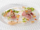 ■ご夕食一例/夏メニュー【マグロとフォワグラの炙り ロッシーニ風 初夏のサラダ仕立て】
