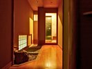 客室一例|ゆったりとした造りの客室内