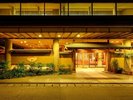 正面玄関|皆さまをお迎えする当館の玄関