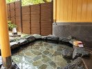 貸切露天風呂【白寿の湯】|備長炭造りで身体の芯まで温まる