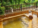 客室露天風呂一例|緑に包まれた風情ある露天風呂