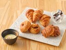 【朝食】当ホテル自慢の「焼き立てパン」をお楽しみください。