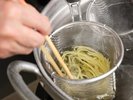 【夕食】注文を受けてからその場で出来立ての「塩ラーメン」をご提供させていただきます。