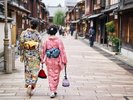 【ひがし茶屋街】金沢文化を代表する茶屋街のひとつ。着物をレンタルして街歩きが人気。
