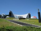 【石川県能登島ガラス美術館】世界各地の現代ガラス作家の造形作品を中心に約400点を収蔵。