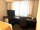 広々としたデスクでお仕事や作業に最適な環境でございます!