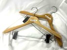【ハンガー】客室内にもご用意ございますが、追加での貸し出しも可能でございます!