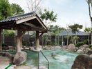 天女の湯(ホテルから車で2分):多量の炭酸水素イオン(重曹)を含み、美肌の湯と呼ばれています
