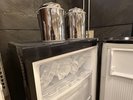 【製氷機】B棟1階ロビー※専用のアイスペールに詰めてご利用ください