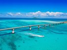 【池間大橋】宮古島と池間島を結ぶ橋!青い海の上を走る絶景ドライブスポット♪