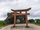 【巨岩】鳥居が立つ巨岩の観光スポット!自然と信仰が融合した独特の景観が魅力♪