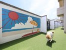 【屋外フォトスポット】愛犬との旅を彩る、限定フォトスポット