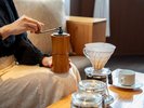地元でファンの多い「珈琲人町」さんの豆を挽いて淹れる香り高いコーヒー