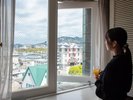 【スタンダードダブル】最上階から長崎の町を眺める