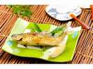 別注天然鮎の塩焼き 1,296円になります。は期間6月中旬より9月中旬まで