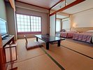 ツインベッドと和室7.5畳の和洋室タイプ(駐車場側の眺望)