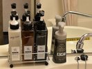シャンプー、コンディショナー、ボディーソープと洗顔&手洗いフォームを備え付けております。