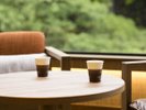 午後のティータイムやお目覚めの朝カフェでくつろぎのひと時をお過ごしください。(こもれびラウンジ)
