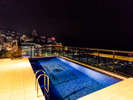 【プール】熱海の夜景も一望できるインフィニティプール　熱海シーフロントにてご利用頂けます。