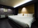 最高級シモンズ製ダブルベッド