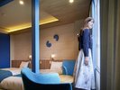 コンセプト和洋室(青)勾玉をコンセプトに、7つの彩からなるローベッドの和洋室。