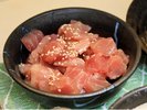 朝から贅沢な漬けマグロ