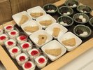 デザート例 (季節により様々な種類をご用意しております)
