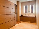 【脱衣場】旅の疲れを癒す、静寂に包まれた大浴場のひととき