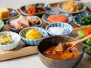 【朝食】国産牛の旨み広がる濃厚ハヤシ、贅沢なひととき