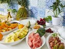 【ご朝食イメージ】彩り豊かなフルーツを楽しむフルーツビュッフェ