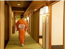 【茶寮花野(さりょうはなの)】畳敷きの廊下