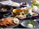 【和朝食膳】会席プランの朝食は和食膳形式にてご提供いたします。