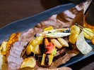 【長崎和牛の朴葉焼き】※時期によって内容が異なります。