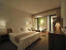 【別館・半露天風呂付ダブル】落ち着いた雰囲気のお部屋でごゆっくりお寛ぎいただけます。