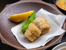 【地魚の天麩羅】太刀魚や鱧など時期によって内容が異なります。
