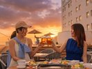 【BBQテラス/3階】開放的なプールサイドでカジュアルにBBQを(夏季営業)