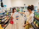 【ファミリーマート/1階】お土産品も一部取り揃えております(イメージ)