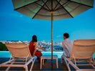 【インフィニティプール/3階】きらめく那覇の夜景を望みながらロマンティックなひとときを(夏季営業)